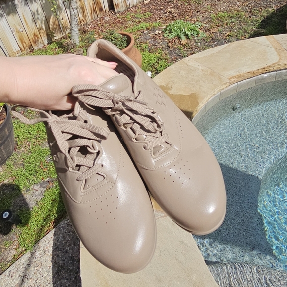 Nwot SAS Free Time (Mocha) Walking Shoe  11M - Picture 13 of 13